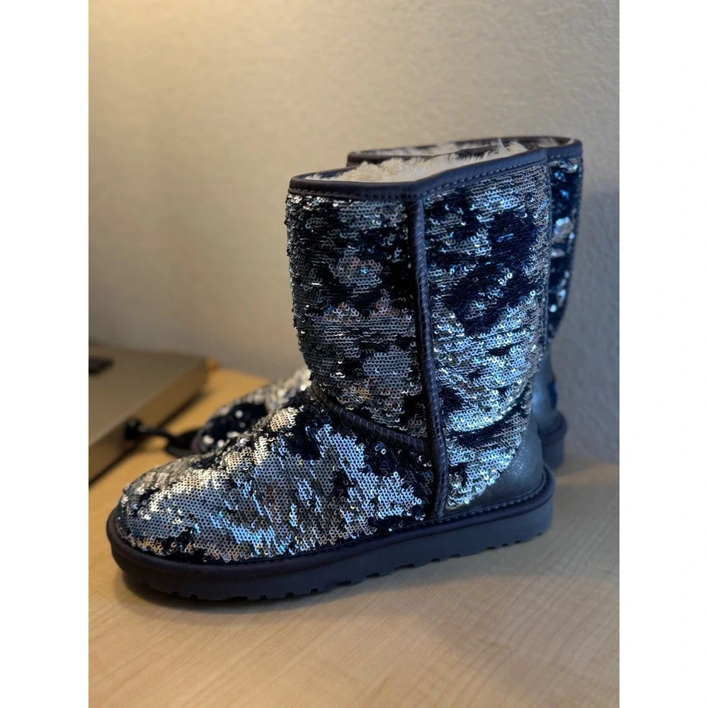 UGG Australia Classic‎ Short Sparkle Navy Silver Sequin Boots 1002978 Womens 7